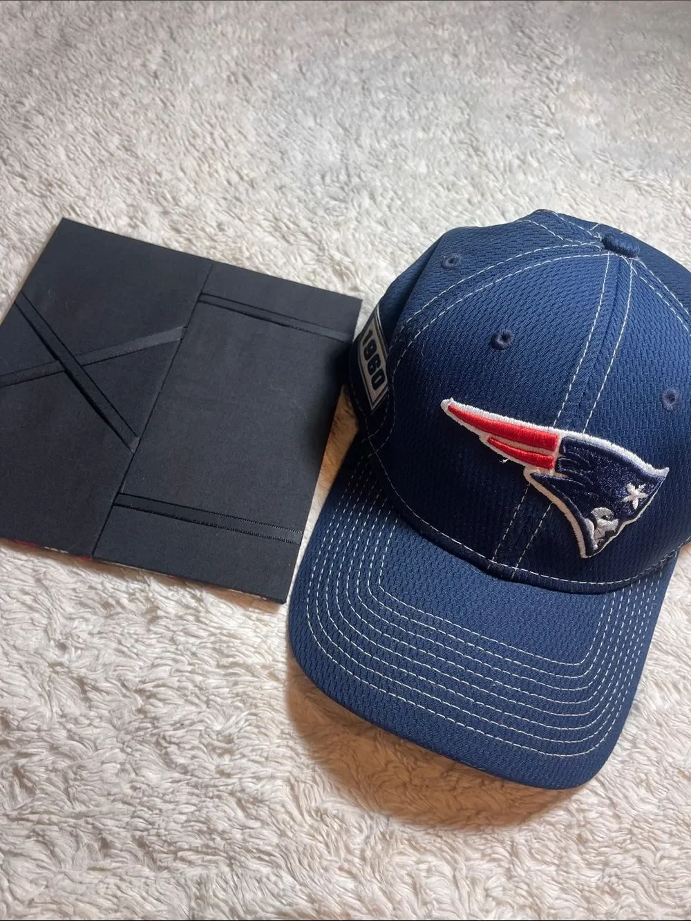 New England Patriots Navy Red Logo Baseball Cap and check holder Bundle